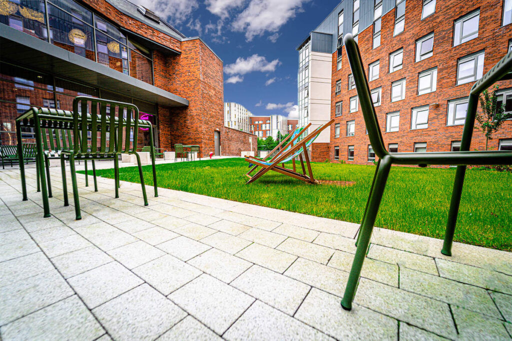 Outdoor garden communal area - BOHO | PBSA News 7
