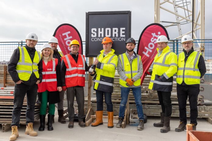 Shore Construction, Tiger Developments and Host topping out ceremony at 17a Christchurch Road. Image credit Hongbo Chen | PBSA News Shore Construction, Tiger Developments and Host topping out ceremony at 17a Christchurch Road. Image credit Hongbo Chen | PBSA News