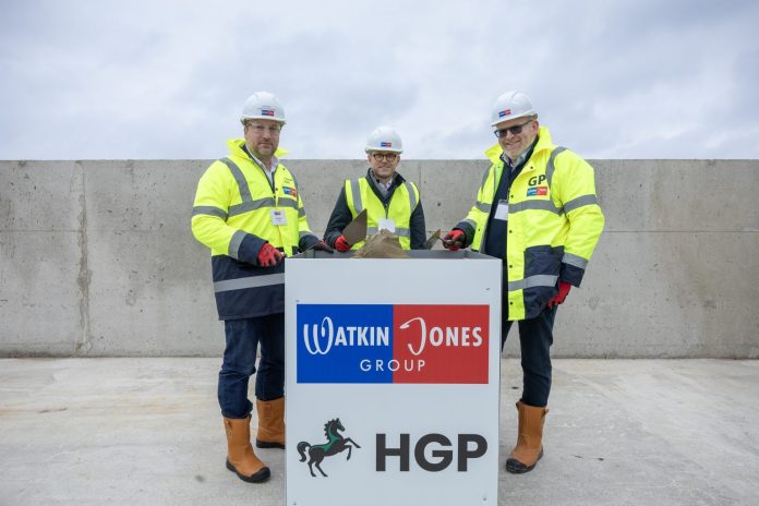 Representatives at Watkin Jones' Grove Crescent Road topping out ceremony | PBSA News Representatives at Watkin Jones' Grove Crescent Road topping out ceremony | PBSA News